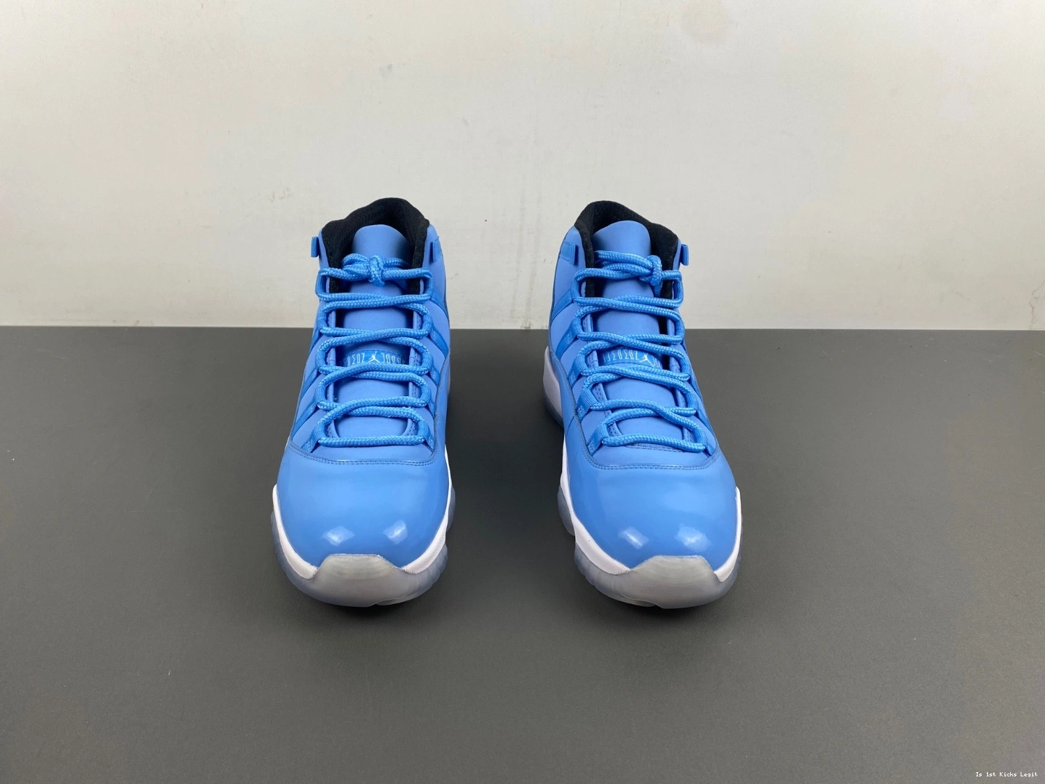 29) Flight Ultimate Gift of 717602-900 Jordan - (11 0928